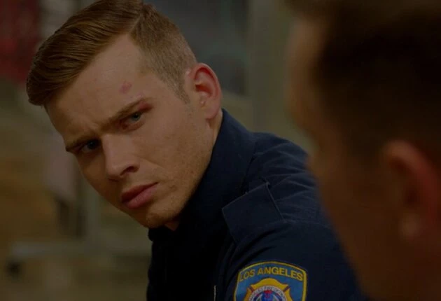 Кадр из сериала 911 служба спасения 1 сезон