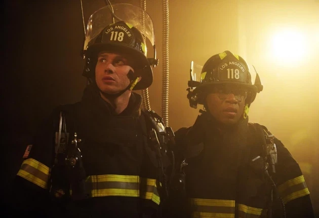 Кадр из «911 служба спасения» 1 сезон 5 серия