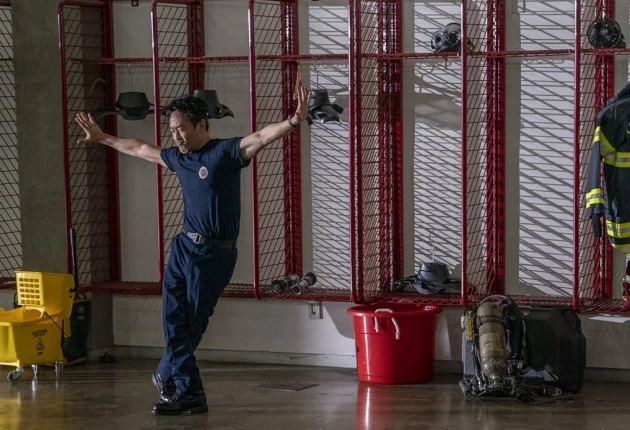 Кадр из «911 служба спасения» 2 сезон 12 серия