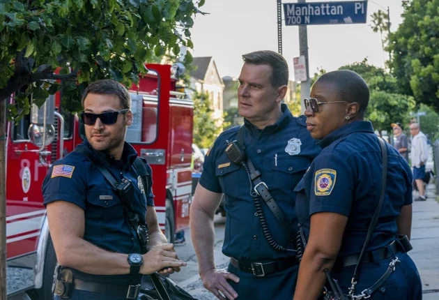 Кадр из «911 служба спасения» 3 сезон 1 серия