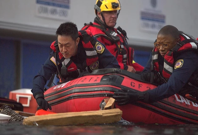 Кадр из «911 служба спасения» 3 сезон 2 серия