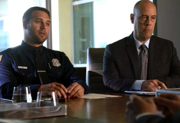 Кадр из сериала 911 служба спасения 3 сезон