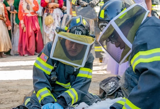 Кадр из «911 служба спасения» 6 сезон 8 серия