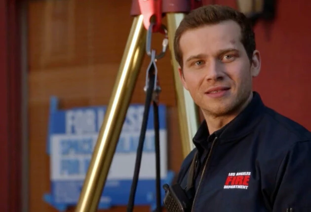 Кадр из сериала 911 служба спасения 7 сезон