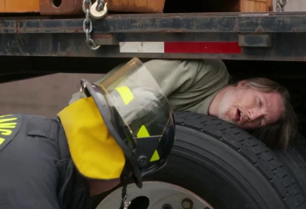 Кадр из «911 служба спасения» 8 сезон 13 серия