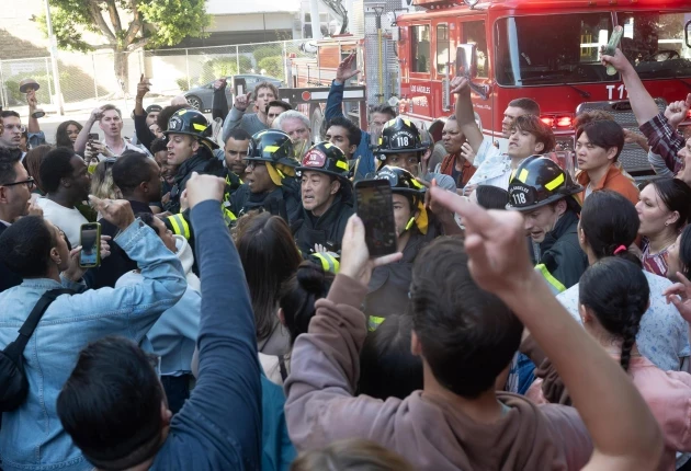 Кадр из «911 служба спасения» 9 сезон 16 серия